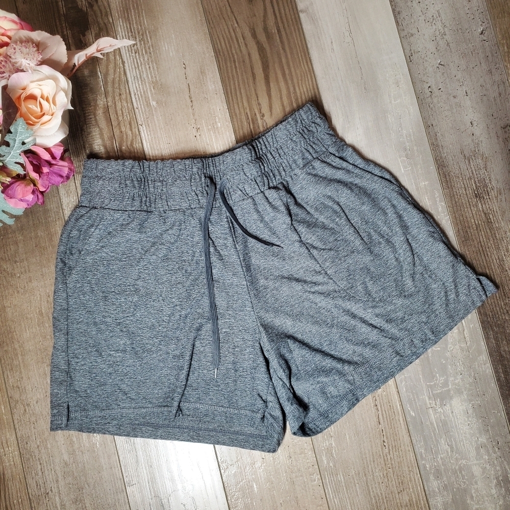 Activ8 Women's Gray Sweatshort Workout Shorts with Drawstring Size Medium NWOT